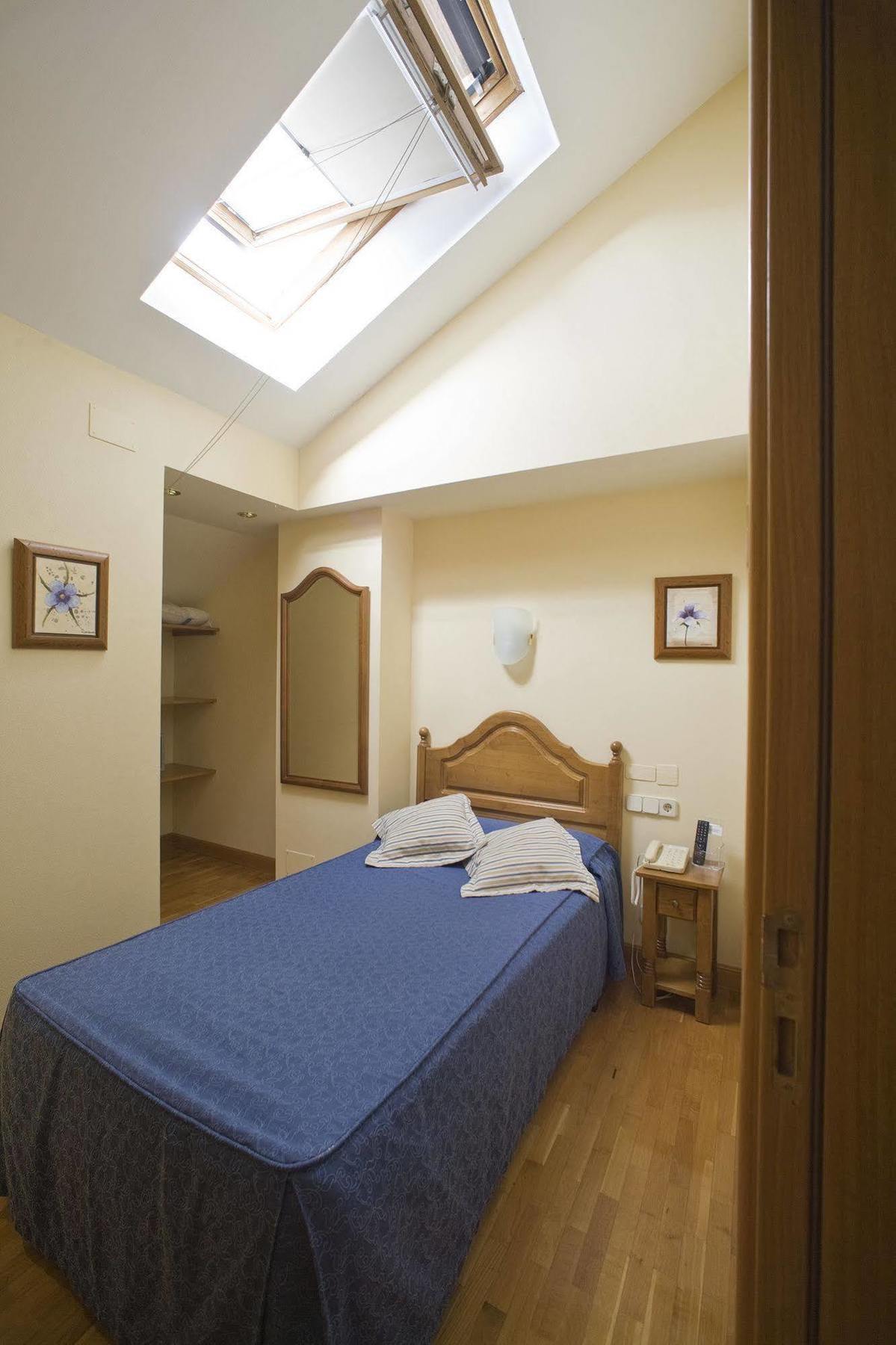 Hotel Ekai Ecay Kültér fotó
