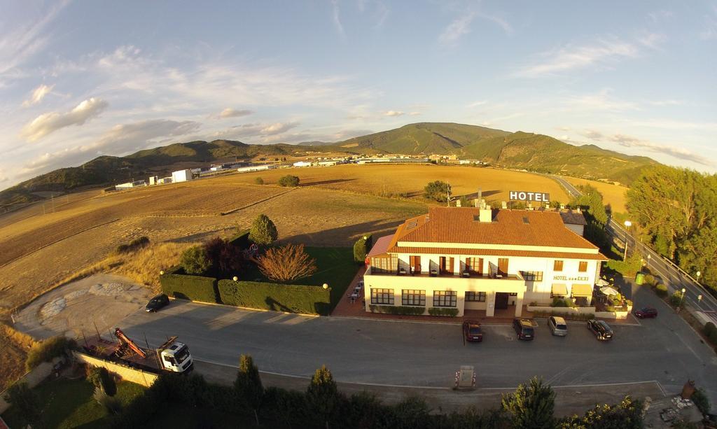 Hotel Ekai Ecay Kültér fotó